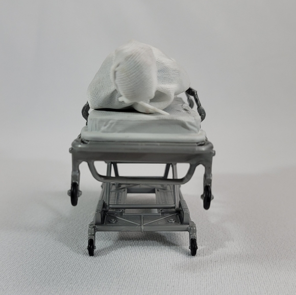 X-Files 1998 Body On Hospital Gurney Toy Figure By McFarlane Toys - Picture 7 of 15